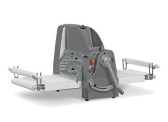 Efficient Italian Dough Sheeter